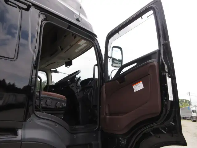 令和01年/平成31年05月中古大型トラクタヘッド日野プロフィアの画像24