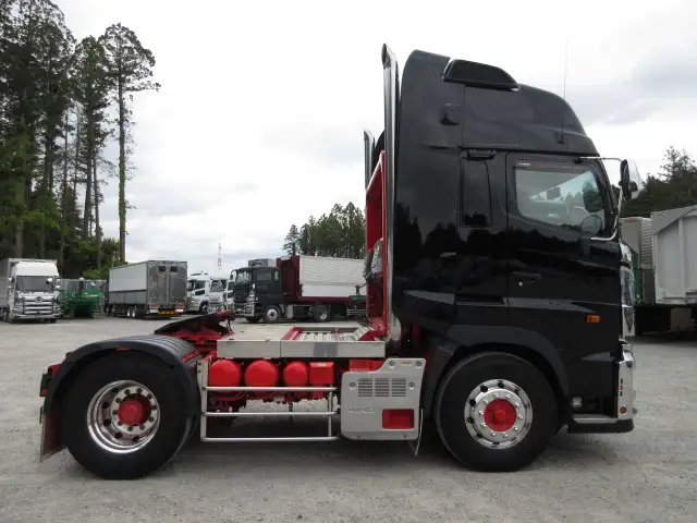 令和01年/平成31年05月中古大型トラクタヘッド日野プロフィアの画像4