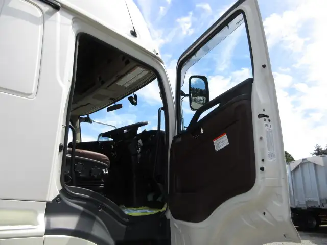 令和03年07月中古大型トラクタヘッド日野プロフィアの画像27