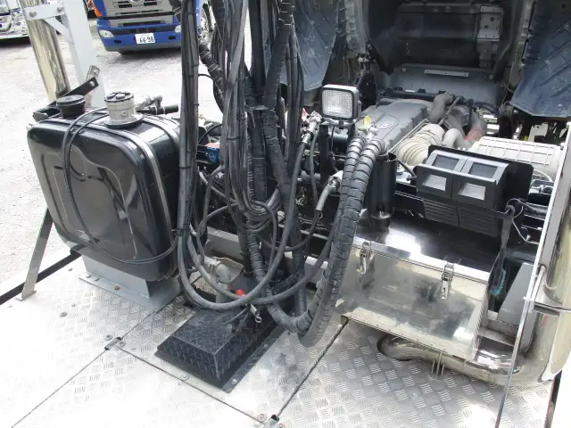 令和03年02月中古大型トラクタヘッド日産UDクオンの画像26