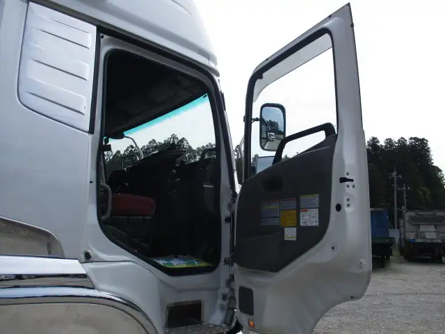 令和03年02月中古大型トラクタヘッド日産UDクオンの画像29