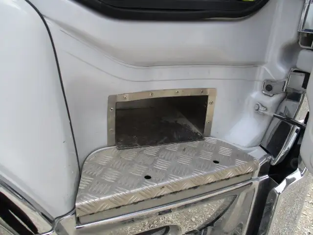 令和03年02月中古大型トラクタヘッド日産UDクオンの画像30