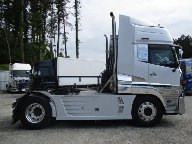 令和03年02月中古大型トラクタヘッド日産UDクオンの画像4