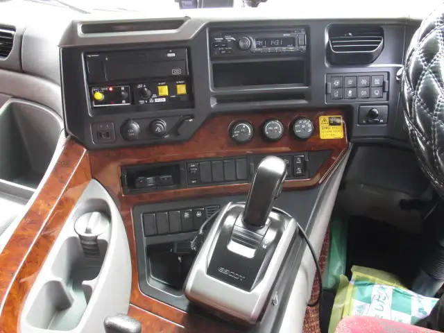 令和03年02月中古大型トラクタヘッド日産UDクオンの画像35