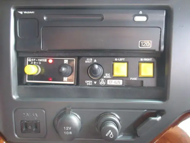 令和03年02月中古大型トラクタヘッド日産UDクオンの画像37