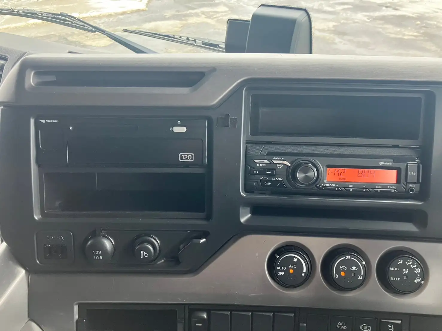 令和03年09月中古大型トラクタヘッド日産UDクオンの画像12