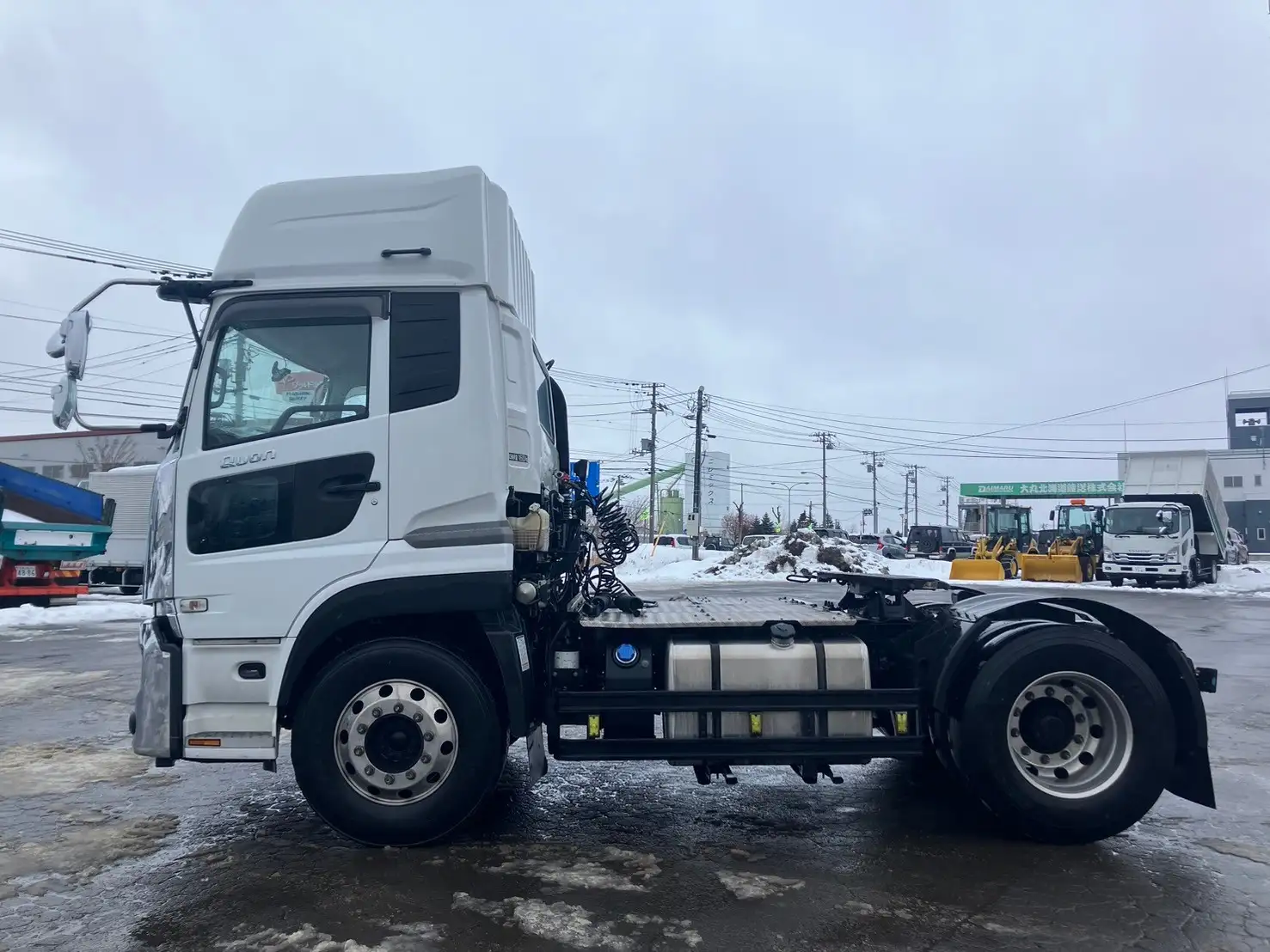 令和03年09月中古大型トラクタヘッド日産UDクオンの画像4