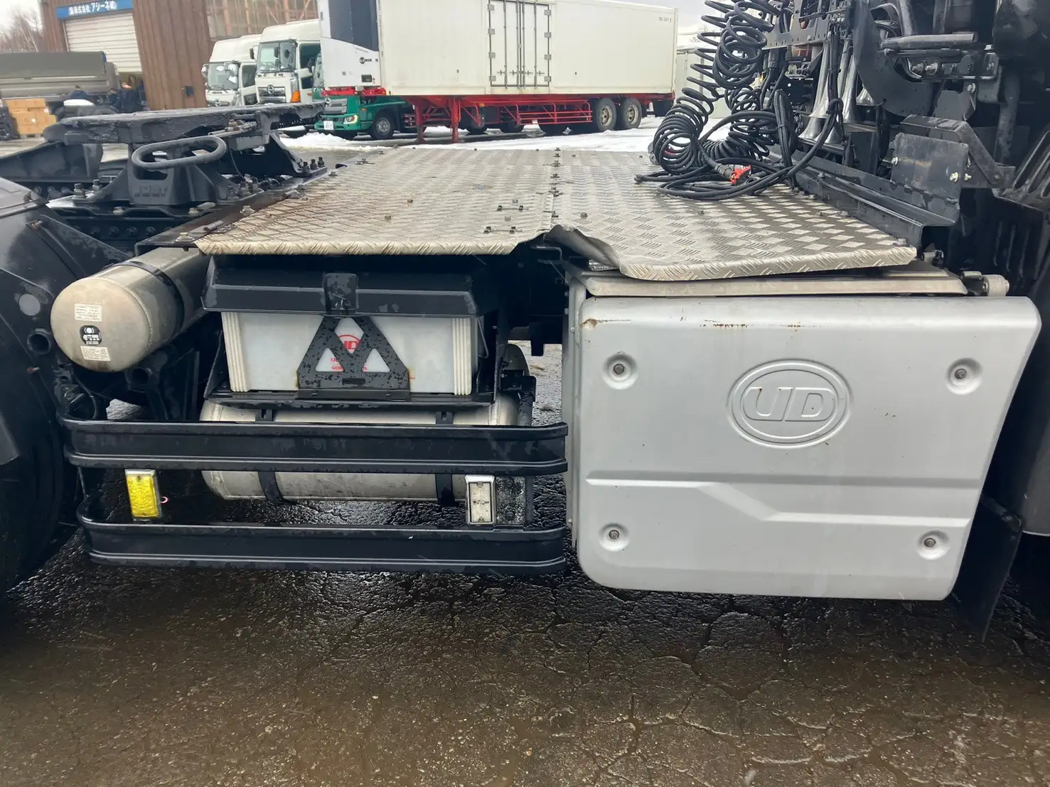 令和03年09月中古大型トラクタヘッド日産UDクオンの画像32