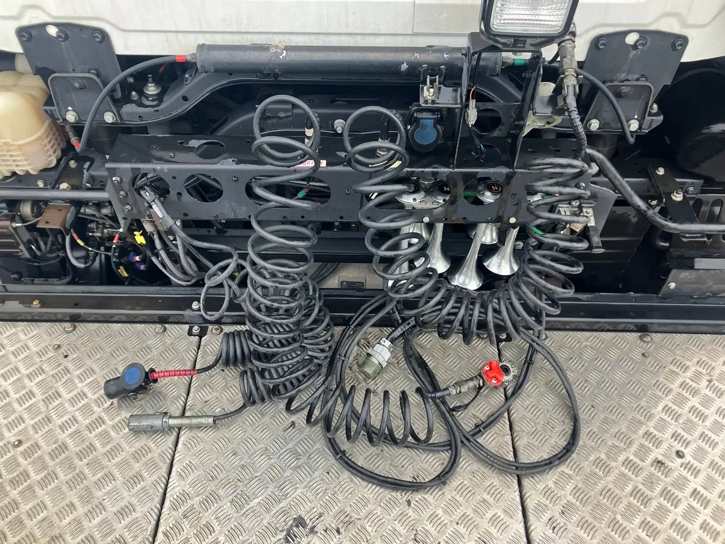 令和03年09月中古大型トラクタヘッド日産UDクオンの画像38