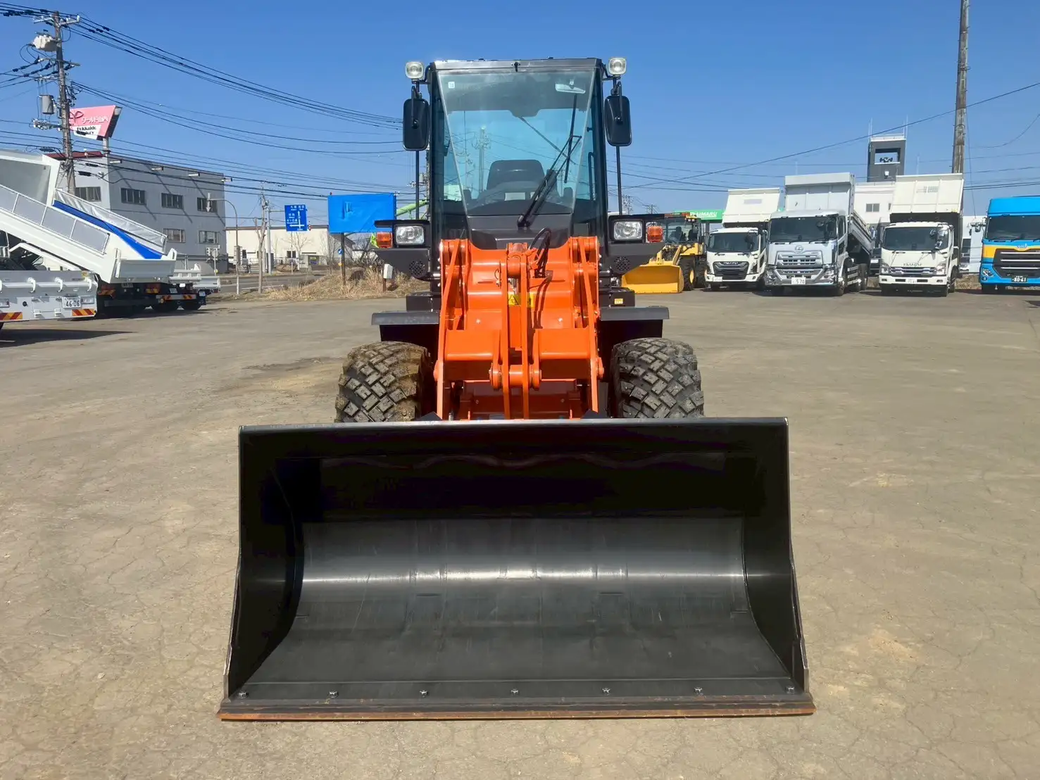 【車検:令和7年10月迄】令和5年 日立 ZW80 タイヤショベル アワー:321h 距離:370km 1,2㎥バケットの画像2