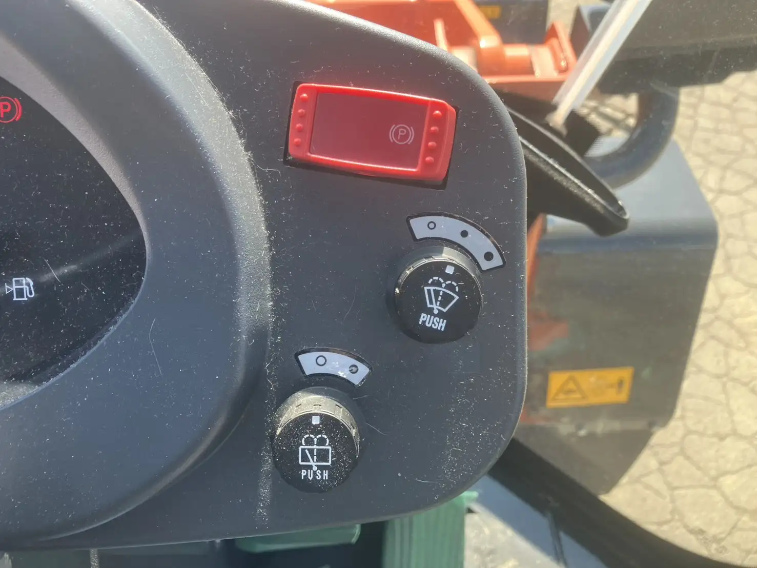 【車検:令和7年10月迄】令和5年 日立 ZW80 タイヤショベル アワー:321h 距離:370km 1,2㎥バケットの画像30