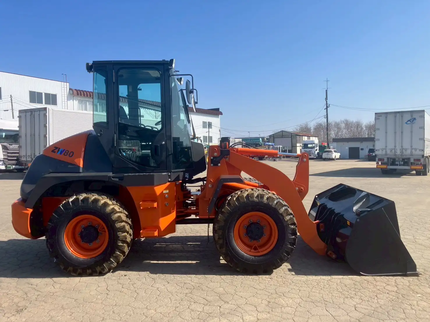 【車検:令和7年10月迄】令和5年 日立 ZW80 タイヤショベル アワー:321h 距離:370km 1,2㎥バケットの画像4