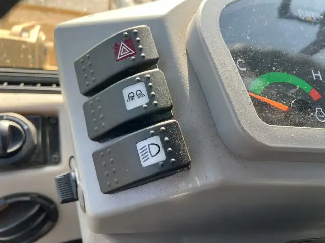 平成29年 CAT タイヤショベル 901C2 311h タイヤ:12.5/70-16の画像38