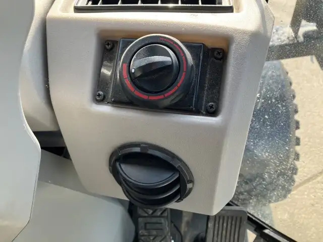 平成29年 CAT タイヤショベル 901C2 311h タイヤ:12.5/70-16の画像40