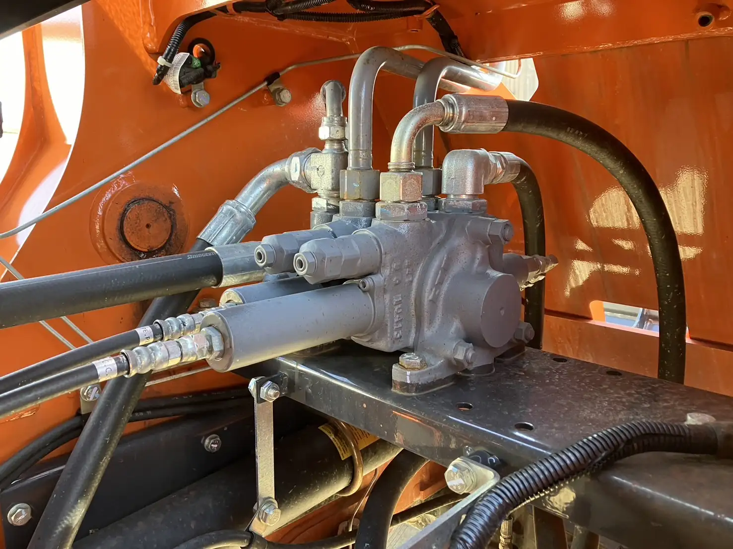 ☆車検付き(R7.12.6)☆ 令和3年 日立 ZW100-6 タイヤショベル 1439.4h 距離:7,149㎞ スパイクタイヤ バケツのみの画像16