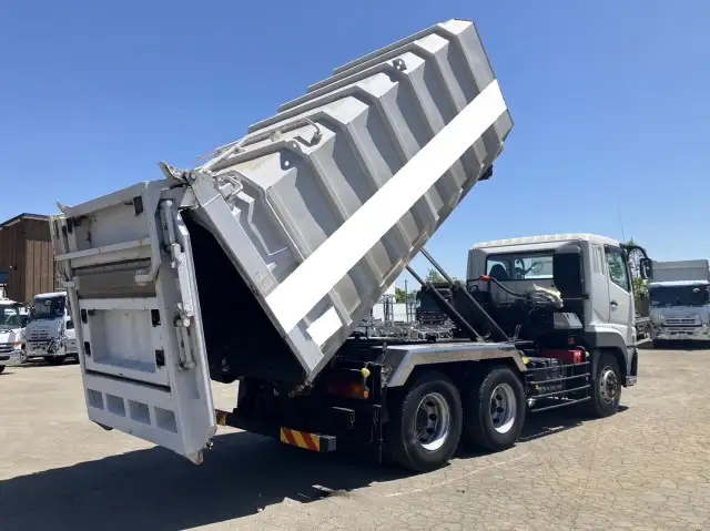 平成24年06月中古大型ミキサー車・高所作業車・その他特装車三菱ふそうスーパーグレートの画像12