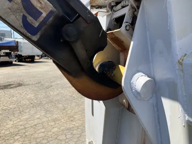 平成24年06月中古大型ミキサー車・高所作業車・その他特装車三菱ふそうスーパーグレートの画像28