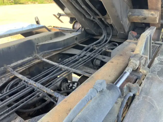 平成24年06月中古大型ミキサー車・高所作業車・その他特装車三菱ふそうスーパーグレートの画像32