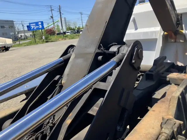 平成24年06月中古大型ミキサー車・高所作業車・その他特装車三菱ふそうスーパーグレートの画像35