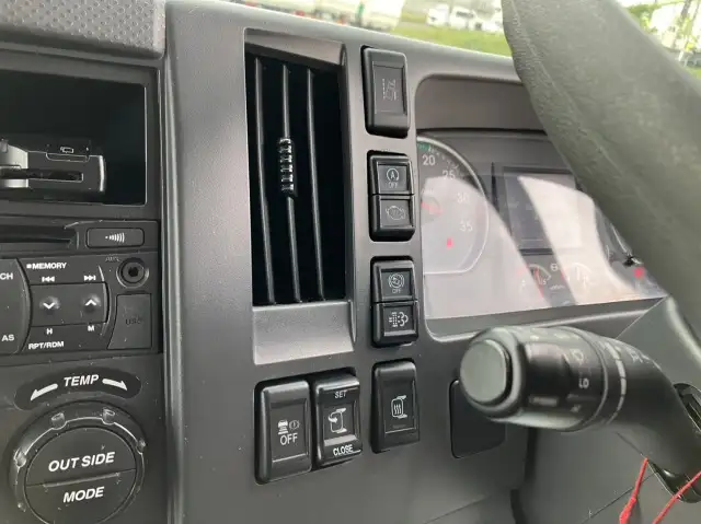 令和02年10月中古中型アルミバン・ウィングいすゞフォワードの画像48