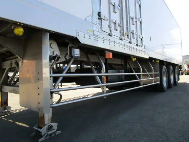 車検：令和8年6月24まで　令和6年　トレクス　13M3軸冷凍バントレーラー　リフトアクスル　積載：25,900kg　第五輪：10,340㎏以上の画像13