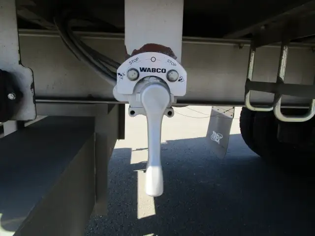 車検：令和8年6月24まで　令和6年　トレクス　13M3軸冷凍バントレーラー　リフトアクスル　積載：25,900kg　第五輪：10,340㎏以上の画像26