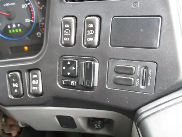 平成28年06月中古大型トラクタヘッド三菱ふそうスーパーグレートの画像37