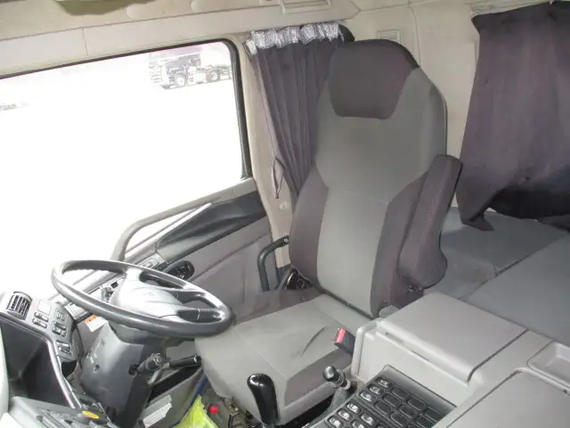 平成28年06月中古大型トラクタヘッド三菱ふそうスーパーグレートの画像45