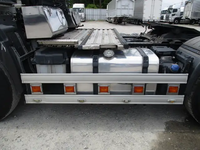 令和01年/平成31年10月中古大型トラクタヘッド日野プロフィアの画像17