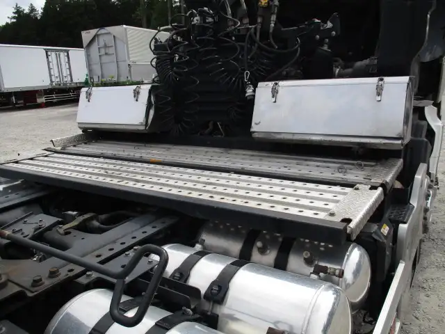 令和01年/平成31年10月中古大型トラクタヘッド日野プロフィアの画像21