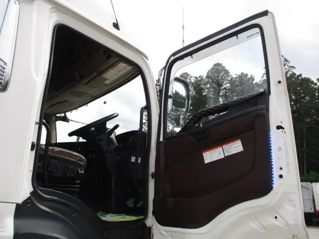 令和01年/平成31年10月中古大型トラクタヘッド日野プロフィアの画像27