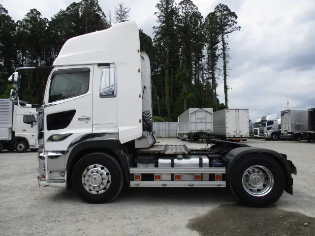 令和01年/平成31年10月中古大型トラクタヘッド日野プロフィアの画像8