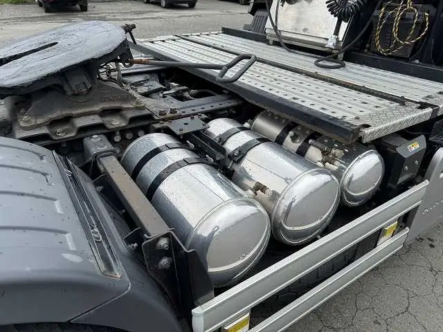 令和1年　日野　トラクタ　410馬力　7速MT　第五輪荷重11,500kg　の画像8