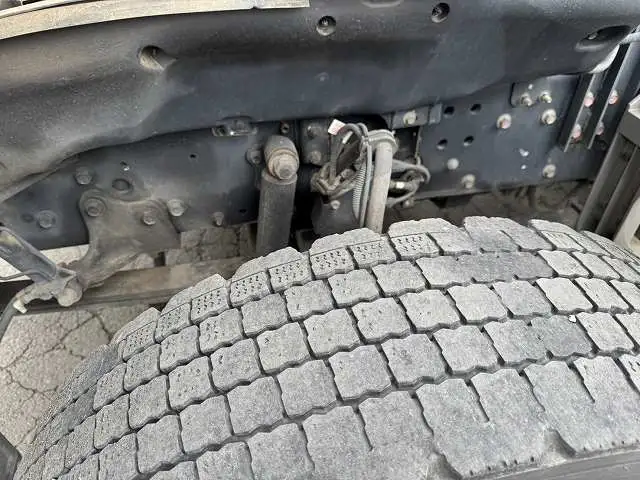 令和1年　日野　トラクタ　410馬力　7速MT　第五輪荷重11,500kg　の画像9