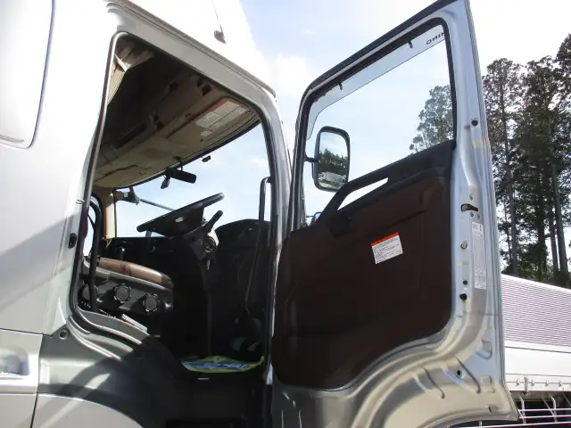 令和01年/平成31年07月中古大型トラクタヘッド日野プロフィアの画像23