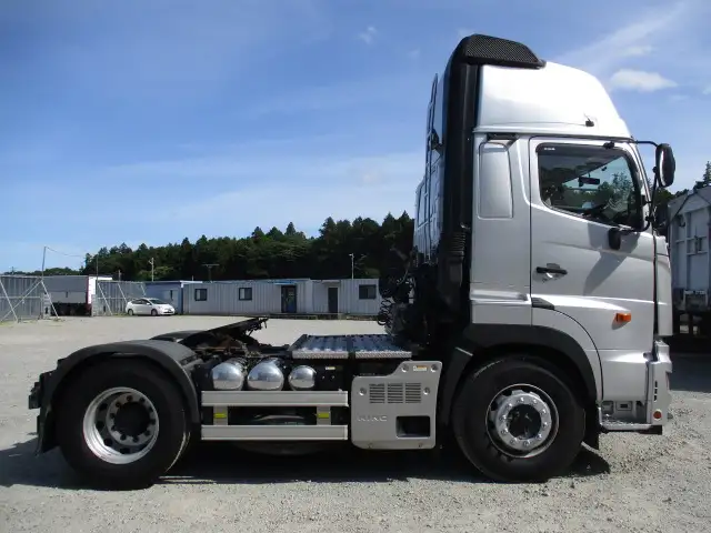 令和01年/平成31年07月中古大型トラクタヘッド日野プロフィアの画像4