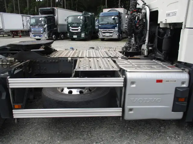 令和6年 ボルボ トラクタ 中間尺 デフロック付 460馬力 AT 第五輪:11,500㎏ 距離:113,000㎞の画像20
