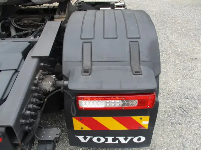 令和6年 ボルボ トラクタ 中間尺 デフロック付 460馬力 AT 第五輪:11,500㎏ 距離:113,000㎞の画像22