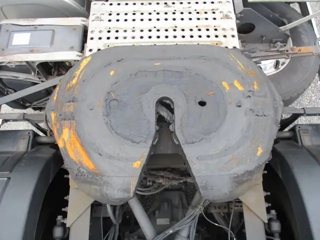 令和6年 ボルボ トラクタ 中間尺 デフロック付 460馬力 AT 第五輪:11,500㎏ 距離:113,000㎞の画像26