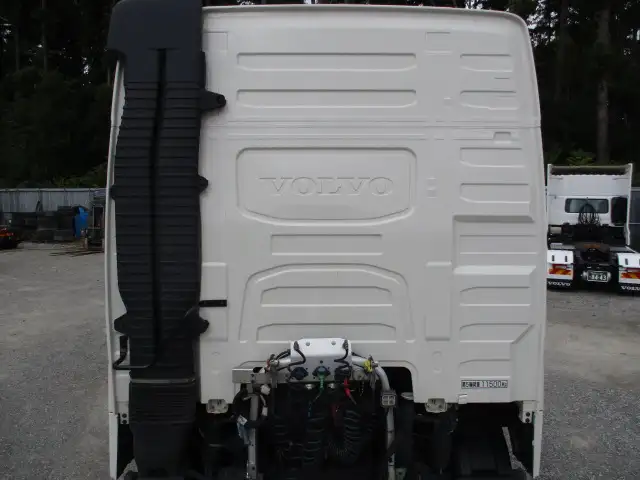 令和6年 ボルボ トラクタ 中間尺 デフロック付 460馬力 AT 第五輪:11,500㎏ 距離:113,000㎞の画像27