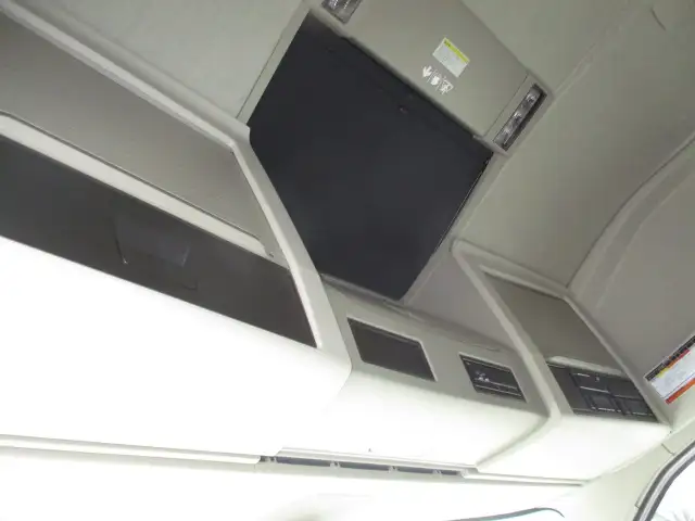 令和6年 ボルボ トラクタ 中間尺 デフロック付 460馬力 AT 第五輪:11,500㎏ 距離:113,000㎞の画像47