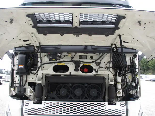 令和6年 ボルボ トラクタ 中間尺 デフロック付 460馬力 AT 第五輪:11,500㎏ 距離:113,000㎞の画像50