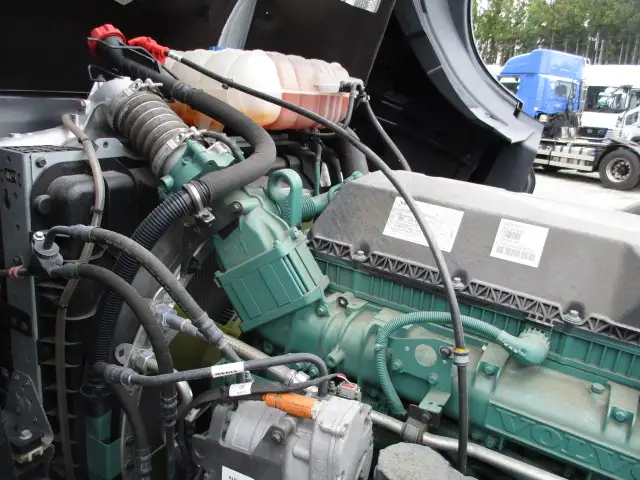 令和6年 ボルボ トラクタ 中間尺 デフロック付 460馬力 AT 第五輪:11,500㎏ 距離:113,000㎞の画像53