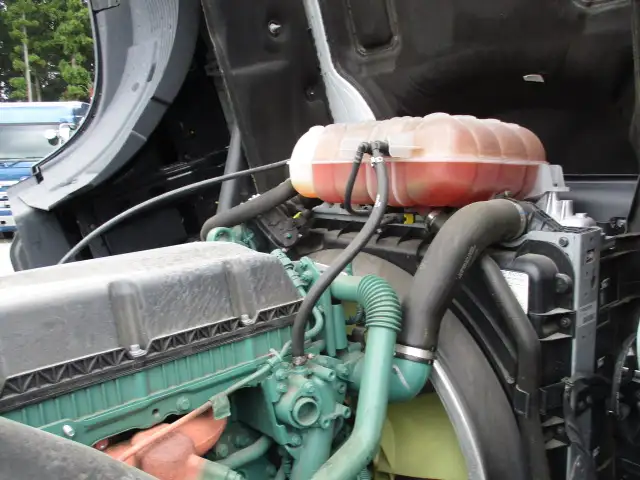 令和6年 ボルボ トラクタ 中間尺 デフロック付 460馬力 AT 第五輪:11,500㎏ 距離:113,000㎞の画像55