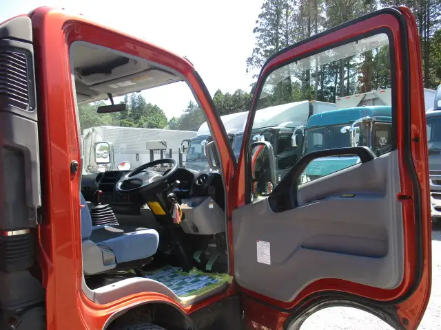 平成27年12月中古小型クレーン付日野デュトロの画像30