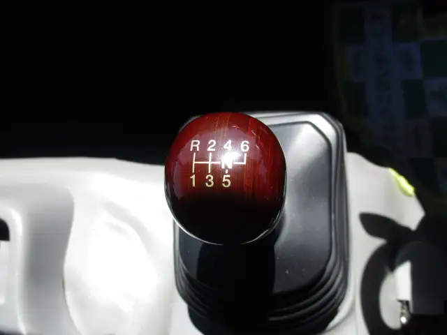 平成27年12月中古小型クレーン付日野デュトロの画像33