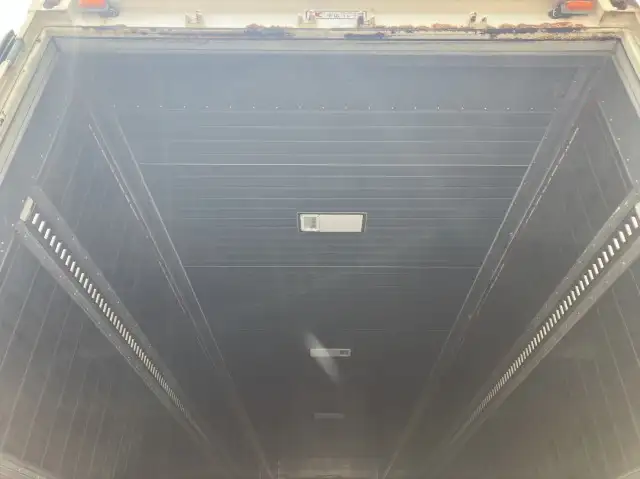 平成27年12月中古小型冷凍トレーラー日本フルハーフフルハーフの画像15