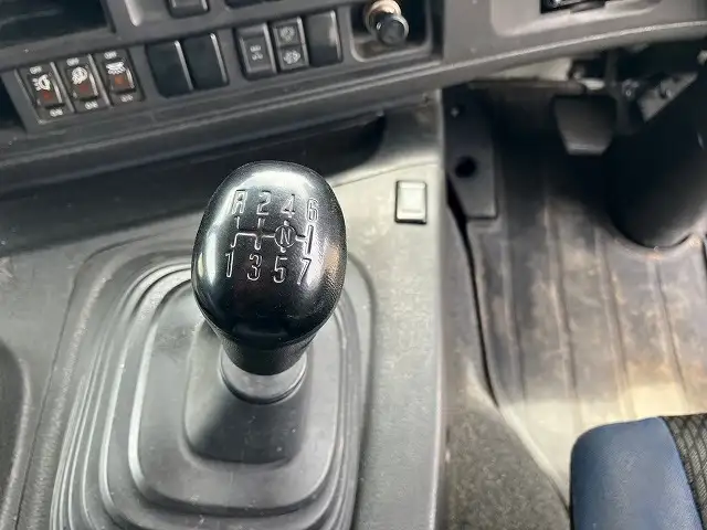 平成28年07月中古大型冷凍バン・ウィングいすゞギガの画像18