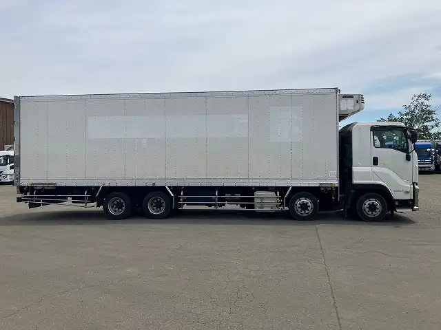 平成28年07月中古大型冷凍バン・ウィングいすゞギガの画像4