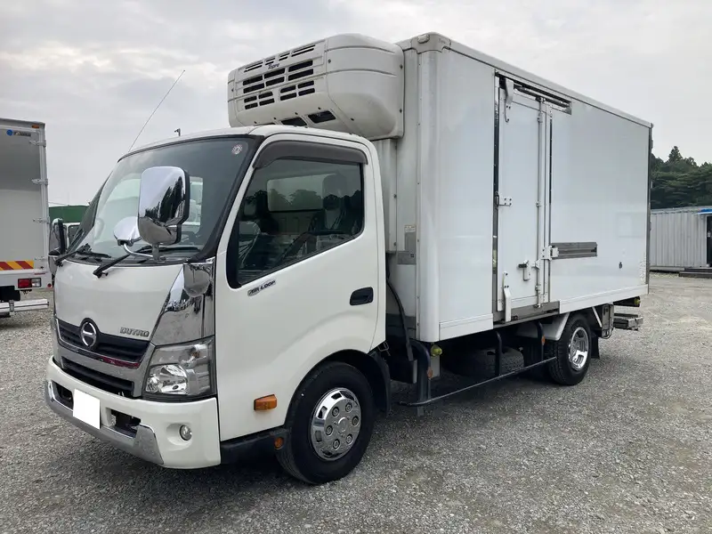 平成29年02月中古小型冷凍バン・ウィング日野デュトロの画像1